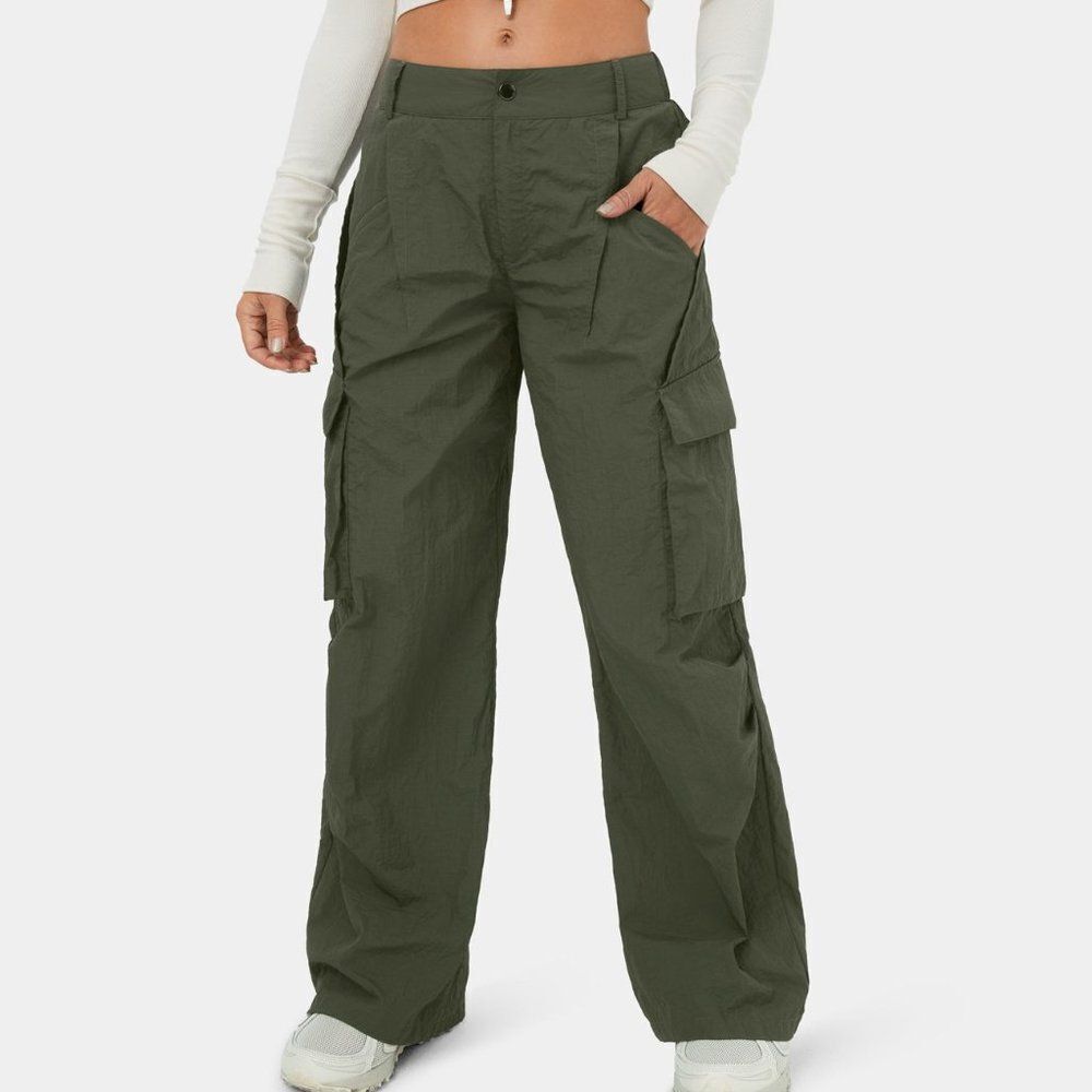 Halara Low Rise Button Zipper Side Pocket Wide Leg‎ Casual Cargo Pants